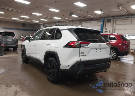 2021 Toyota Rav4 Xle z USA, uszkodzony, nr VIN 2T3P1RFV0MW231033
